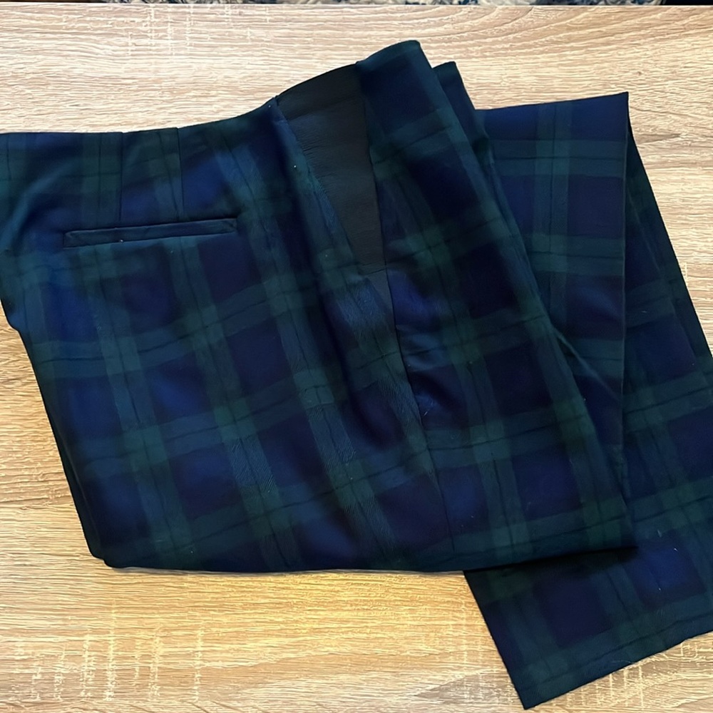 Anne Klein Classic Green/Navy Plaid Trousers with Stretch Sides at Waist Size 10